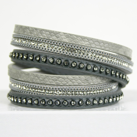 LAST ONE!  Sparkling Snake Print Wrap Bracelet - Picture 1 of 8